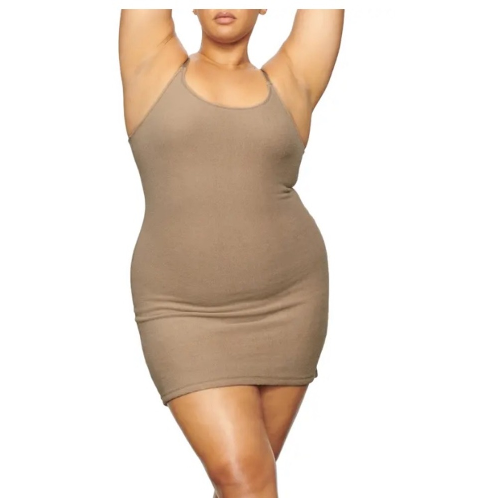 COPY - SKIMS Terry Cloth out the Shower/Tub Dresses